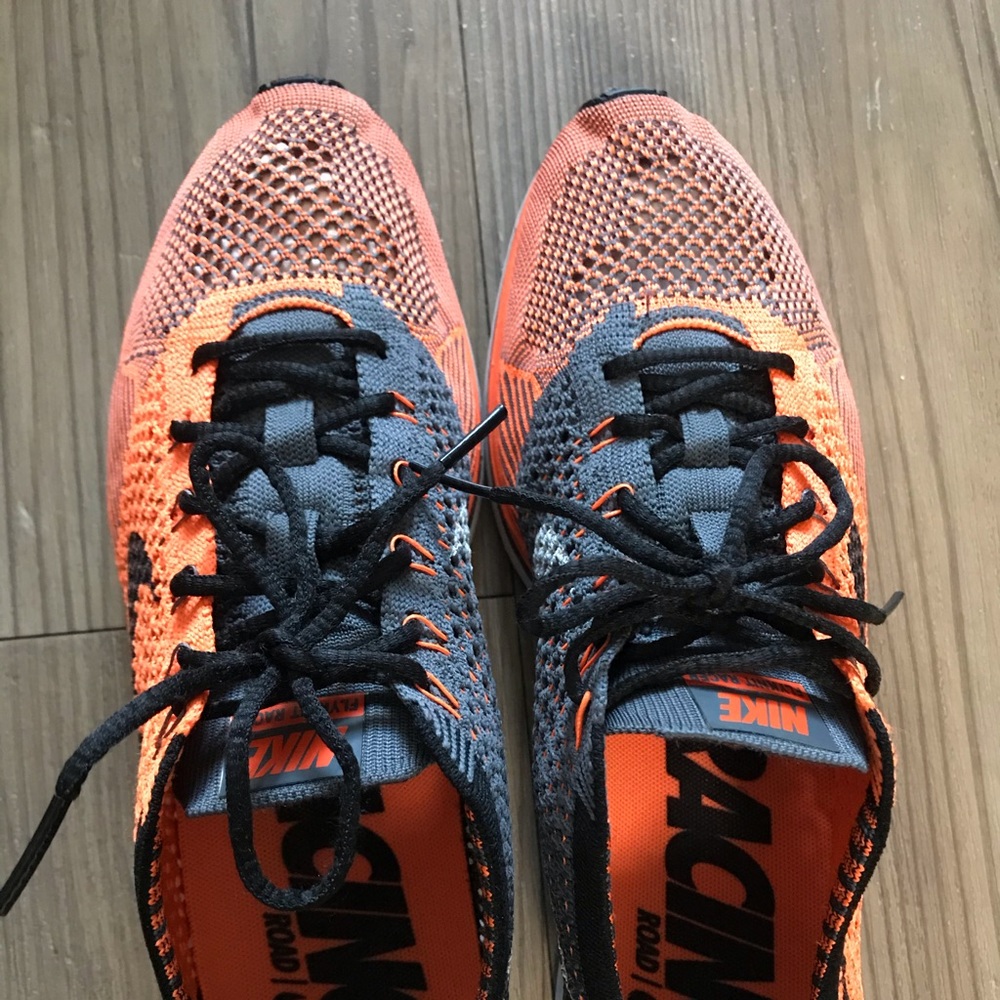 NIKE FLYKNIT RACER
